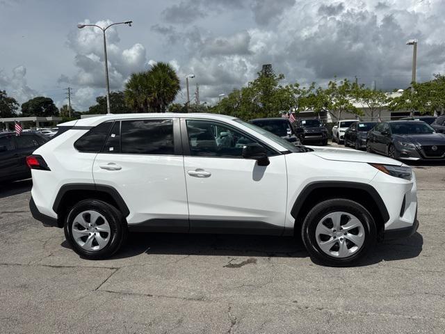Photo of 2023 Ice Cap Toyota RAV4