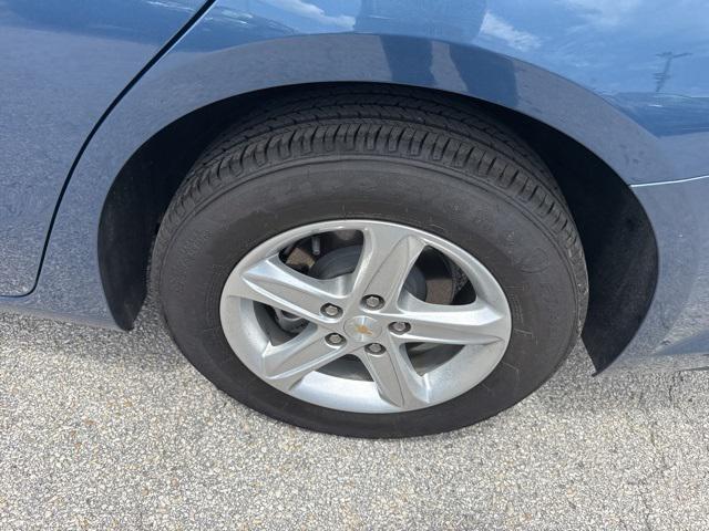 Photo of 2024 Lakeshore Blue Metallic Chevrolet Malibu