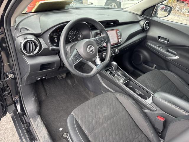 Photo of 2024 Super Black Nissan Kicks