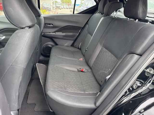 Photo of 2024 Super Black Nissan Kicks