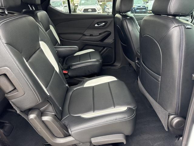 Photo of 2023 Summit White Chevrolet Traverse