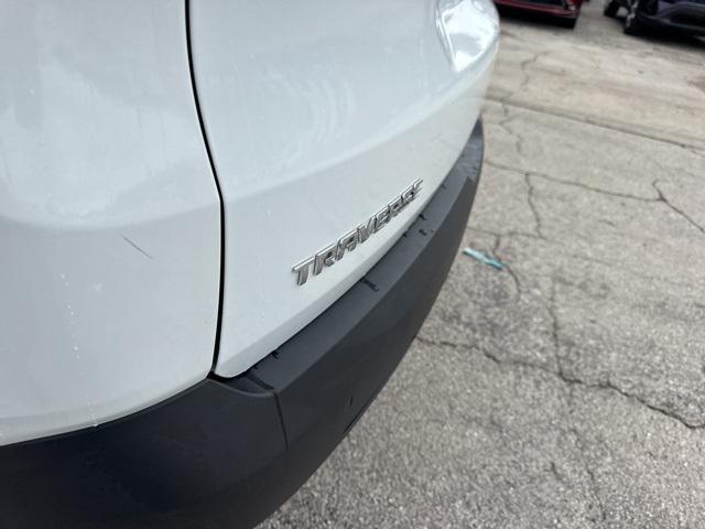 Photo of 2023 Summit White Chevrolet Traverse
