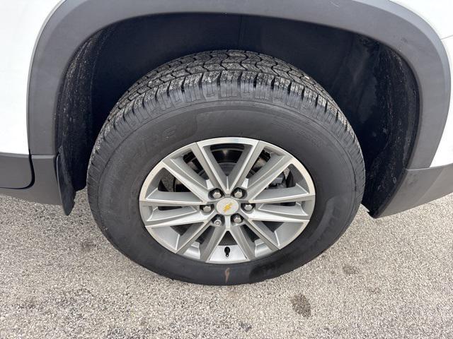Photo of 2023 Summit White Chevrolet Traverse