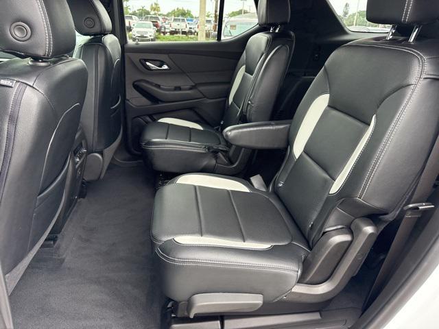 Photo of 2023 Summit White Chevrolet Traverse