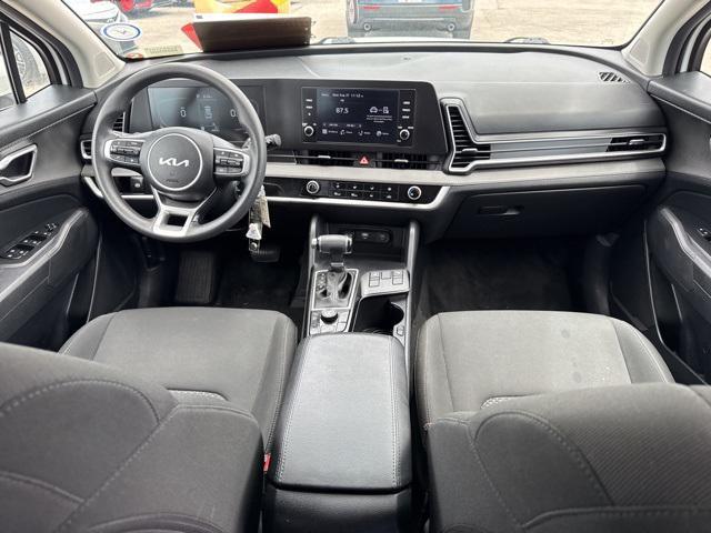 Photo of 2024 Snow White Pearl Kia Sportage