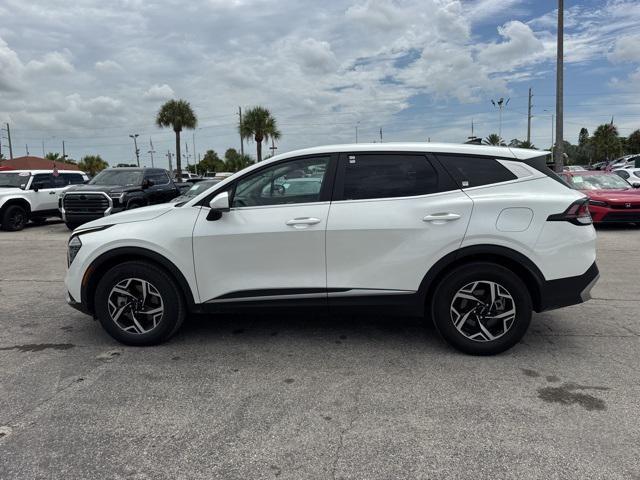 Photo of 2024 Snow White Pearl Kia Sportage