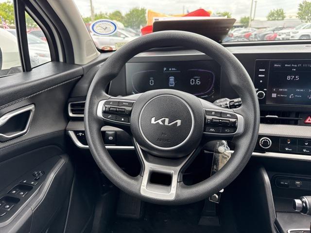 Photo of 2024 Snow White Pearl Kia Sportage