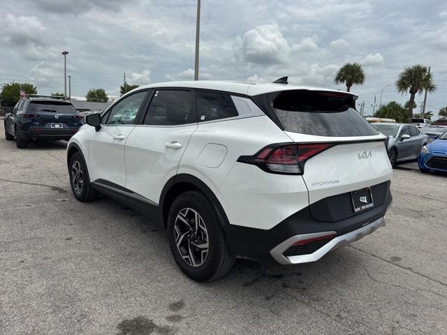 Photo of 2024 Snow White Pearl Kia Sportage