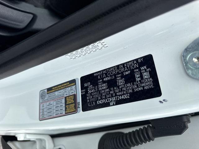 Photo of 2024 Snow White Pearl Kia Sportage