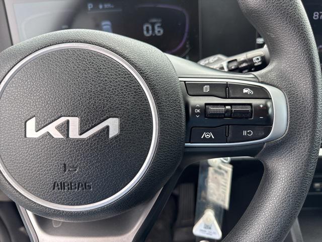 Photo of 2024 Snow White Pearl Kia Sportage