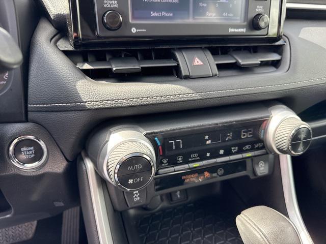 Photo of 2022 White Toyota RAV4