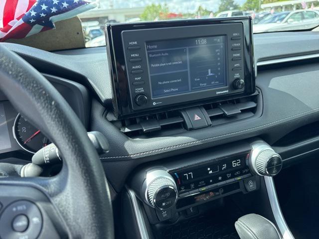 Photo of 2022 White Toyota RAV4