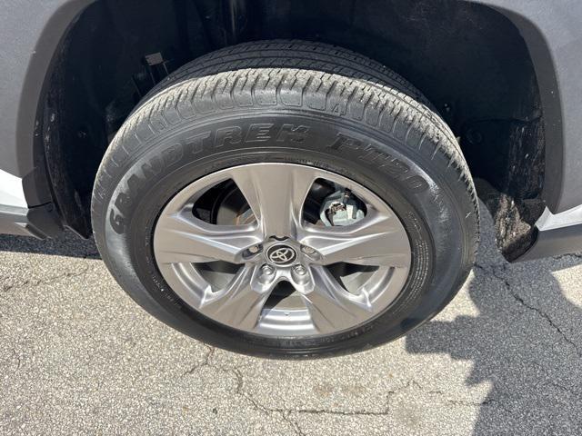 Photo of 2022 White Toyota RAV4