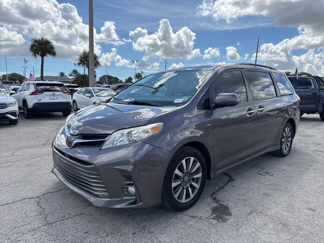 Photo of 2020 Predawn Gray Mica Toyota Sienna