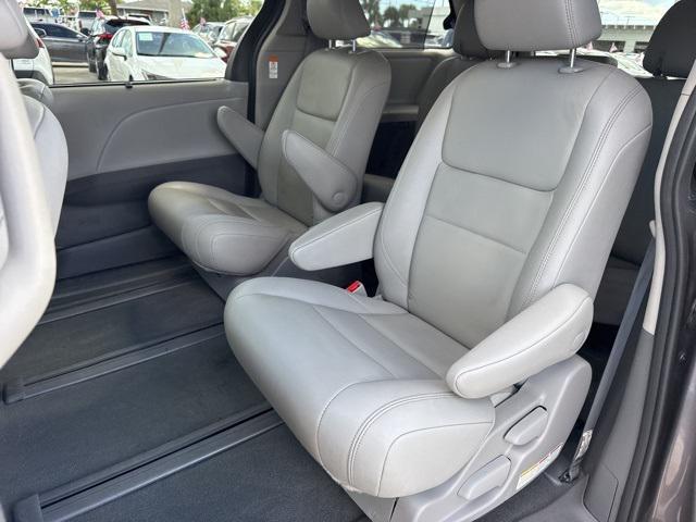 Photo of 2020 Predawn Gray Mica Toyota Sienna
