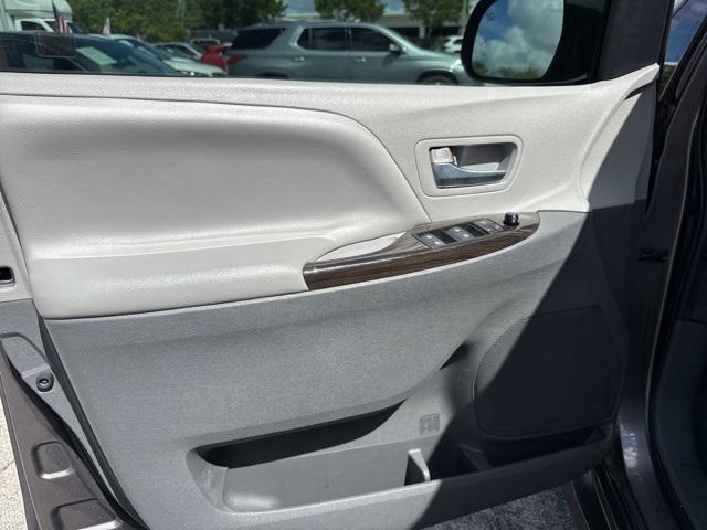 Photo of 2020 Predawn Gray Mica Toyota Sienna