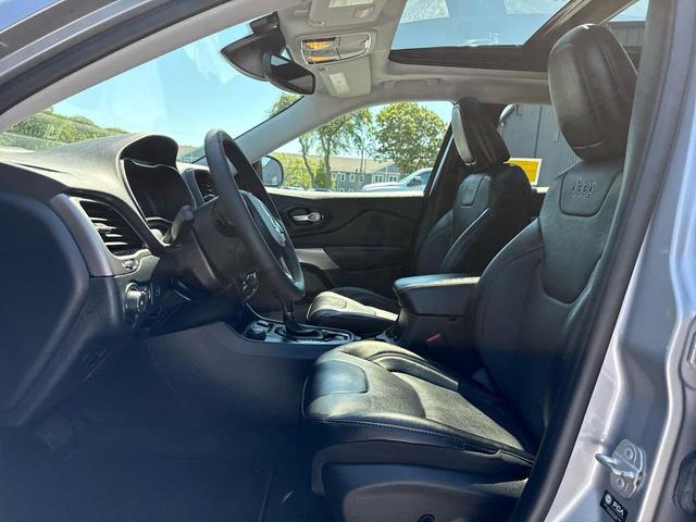 Photo of 2022 Billet Silver Metallic Clearcoat Jeep Cherokee