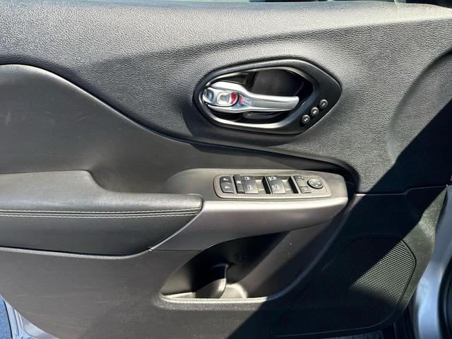 Photo of 2022 Billet Silver Metallic Clearcoat Jeep Cherokee