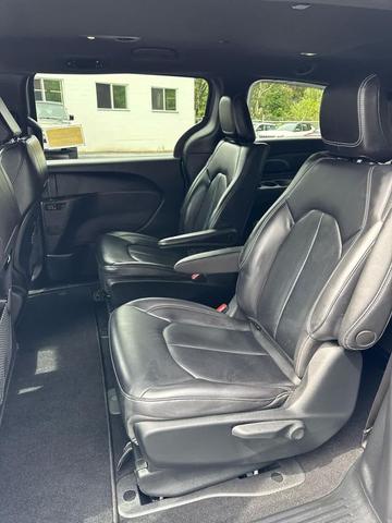 Photo of 2023 Ceramic Gray Clearcoat Chrysler Pacifica Hybrid