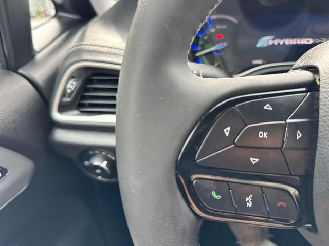 Photo of 2023 Ceramic Gray Clearcoat Chrysler Pacifica Hybrid
