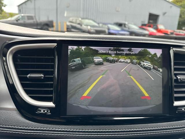Photo of 2023 Ceramic Gray Clearcoat Chrysler Pacifica Hybrid