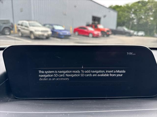 Photo of 2022 White Mazda CX-30