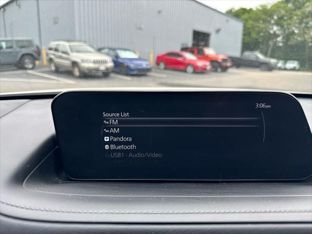 Photo of 2022 White Mazda CX-30