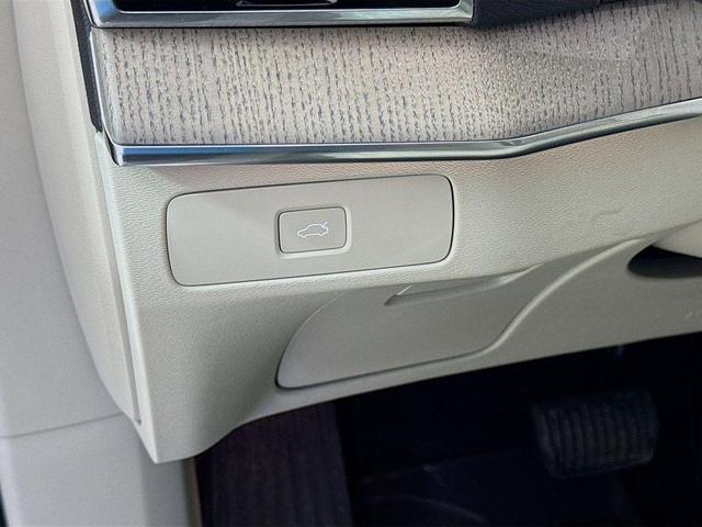 Photo of 2025 Grey Volvo XC90