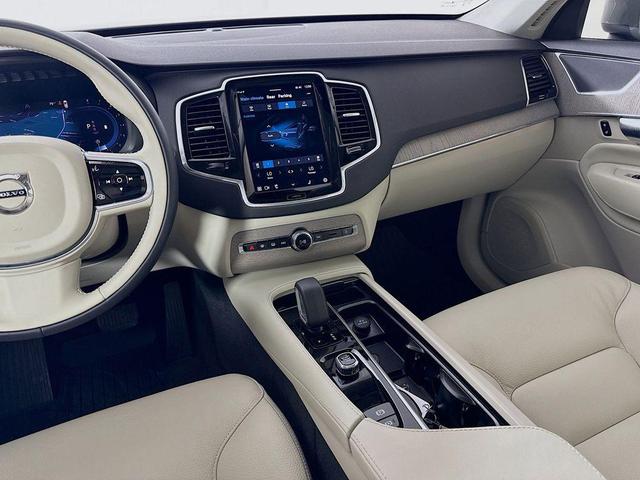 Photo of 2025 Grey Volvo XC90
