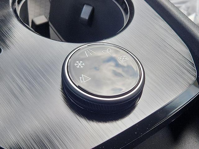 Photo of 2025 Everest White Pearl Nissan Rogue