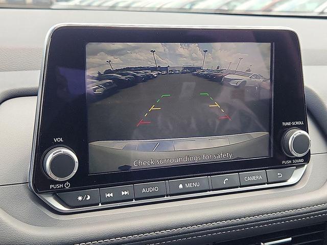 Photo of 2025 Everest White Pearl Nissan Rogue