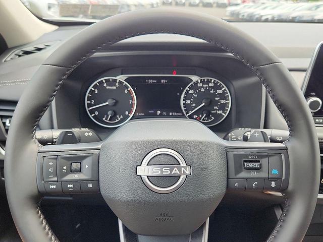 Photo of 2025 Everest White Pearl Nissan Rogue