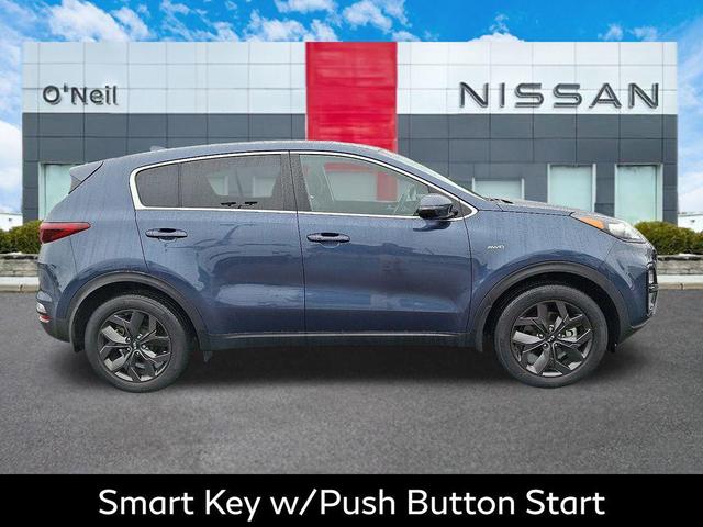 Photo of 2022 Pacific Blue Kia Sportage