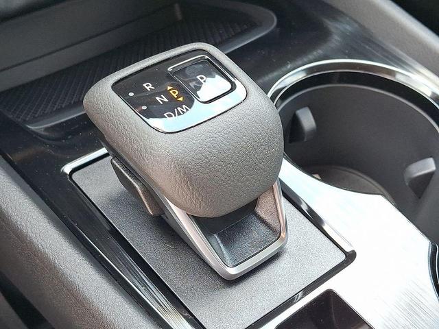 Photo of 2026 Glacier White Nissan Rogue