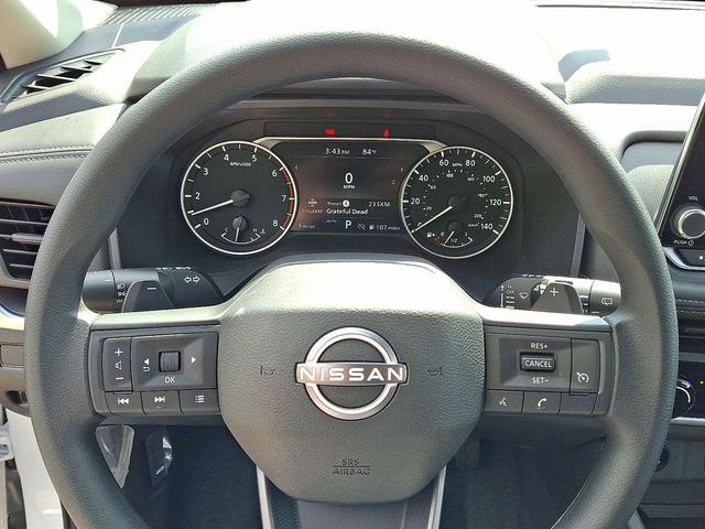 Photo of 2026 Glacier White Nissan Rogue