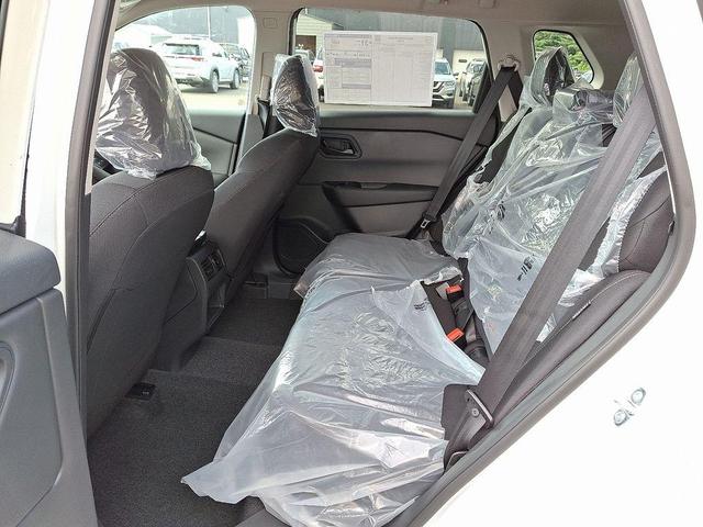 Photo of 2026 Glacier White Nissan Rogue