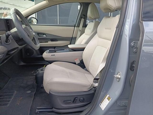 Photo of 2024 Boulder Gray Pearl/Black Diamond Pearl Nissan ARIYA