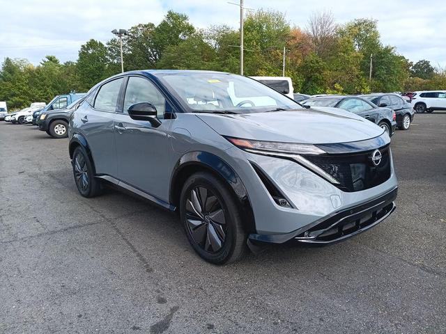 Photo of 2024 Boulder Gray Pearl/Black Diamond Pearl Nissan ARIYA