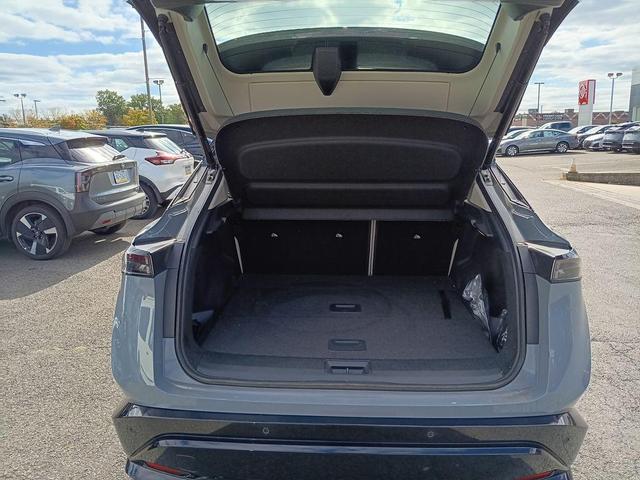 Photo of 2024 Boulder Gray Pearl/Black Diamond Pearl Nissan ARIYA