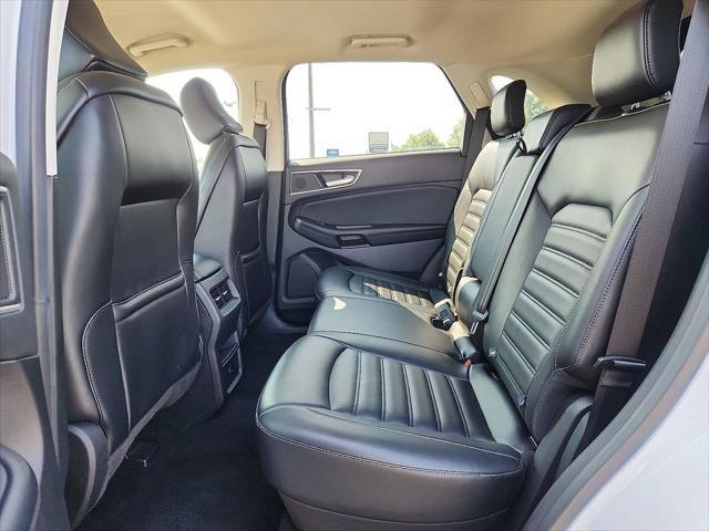 Photo of 2023 Oxford White Ford Edge