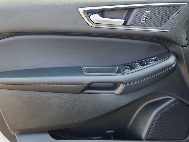 Photo of 2023 Oxford White Ford Edge