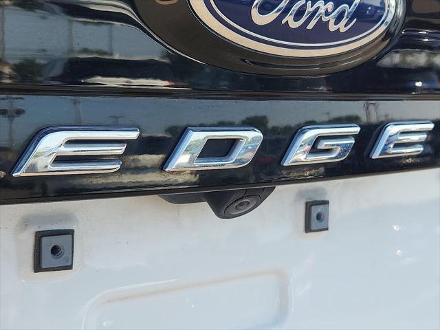 Photo of 2023 Oxford White Ford Edge