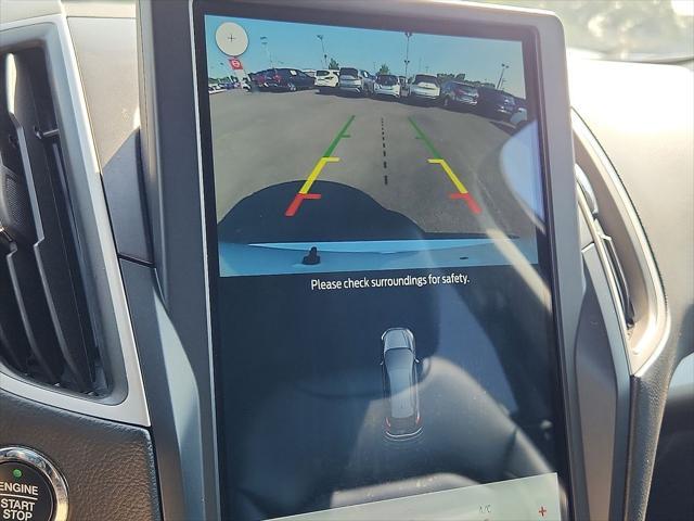 Photo of 2023 Oxford White Ford Edge