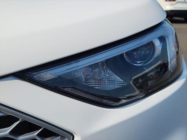 Photo of 2023 Oxford White Ford Edge