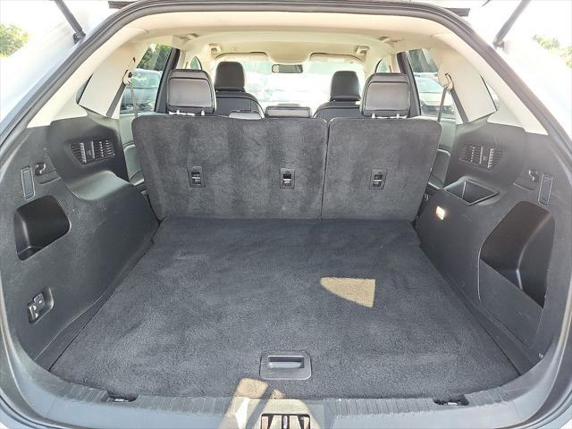 Photo of 2023 Oxford White Ford Edge