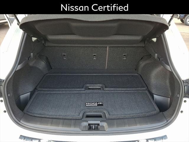 Photo of 2022 Pearl White Tricoat Nissan Rogue Sport