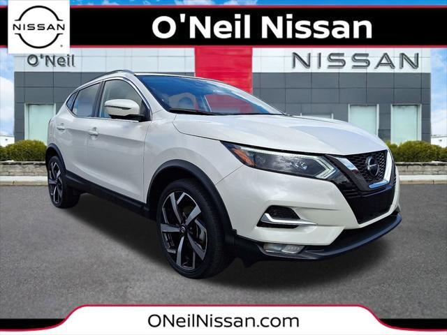 Photo of 2022 Pearl White Tricoat Nissan Rogue Sport