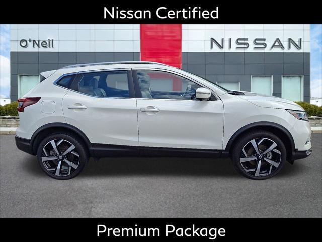 Photo of 2022 Pearl White Tricoat Nissan Rogue Sport