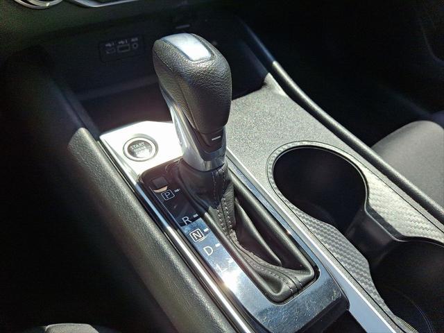 Photo of 2020 Super Black Nissan Altima