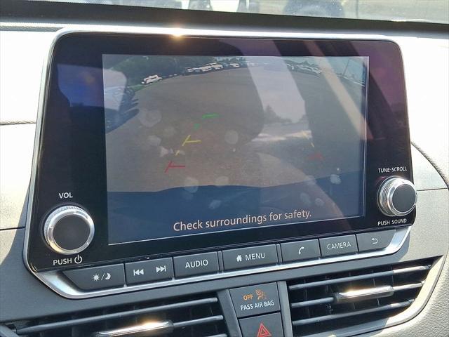 Photo of 2020 Super Black Nissan Altima
